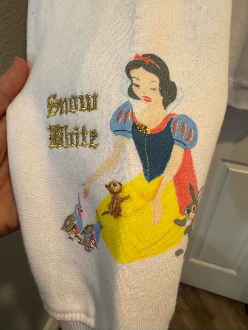 Disney Snow White womens large Hoodie NWT - White with Yellow & Blue
